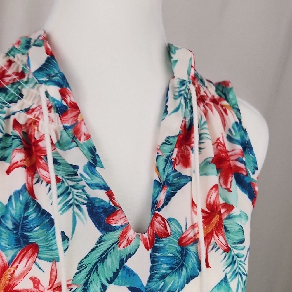 Floral Sleeveless Blouse - Red and Blue - Picture 3 of 7